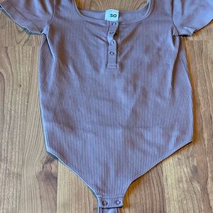 SO Button-Front Ribbed Bodysuit in Brown